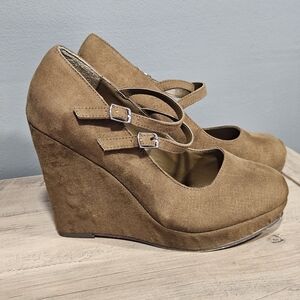 TORRID Olive Green Suede Double-Strap Mary Jane Wedge Heels Womens Size 8